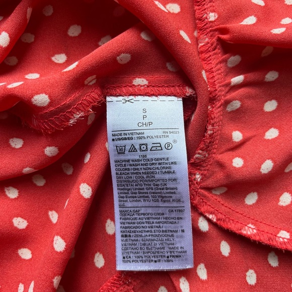 Gap red polka dot ruffle blouse - Picture 5 of 6
